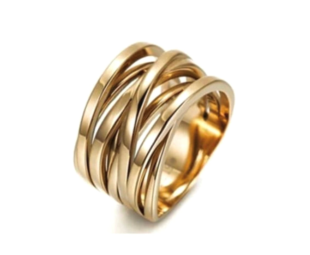Intertwined Amore Ring